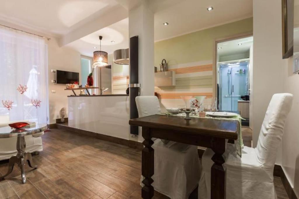 Apartmán Lily'S - Near Harbor And Downtown With Terrace - Italy Flat Vacation Janov Exteriér fotografie